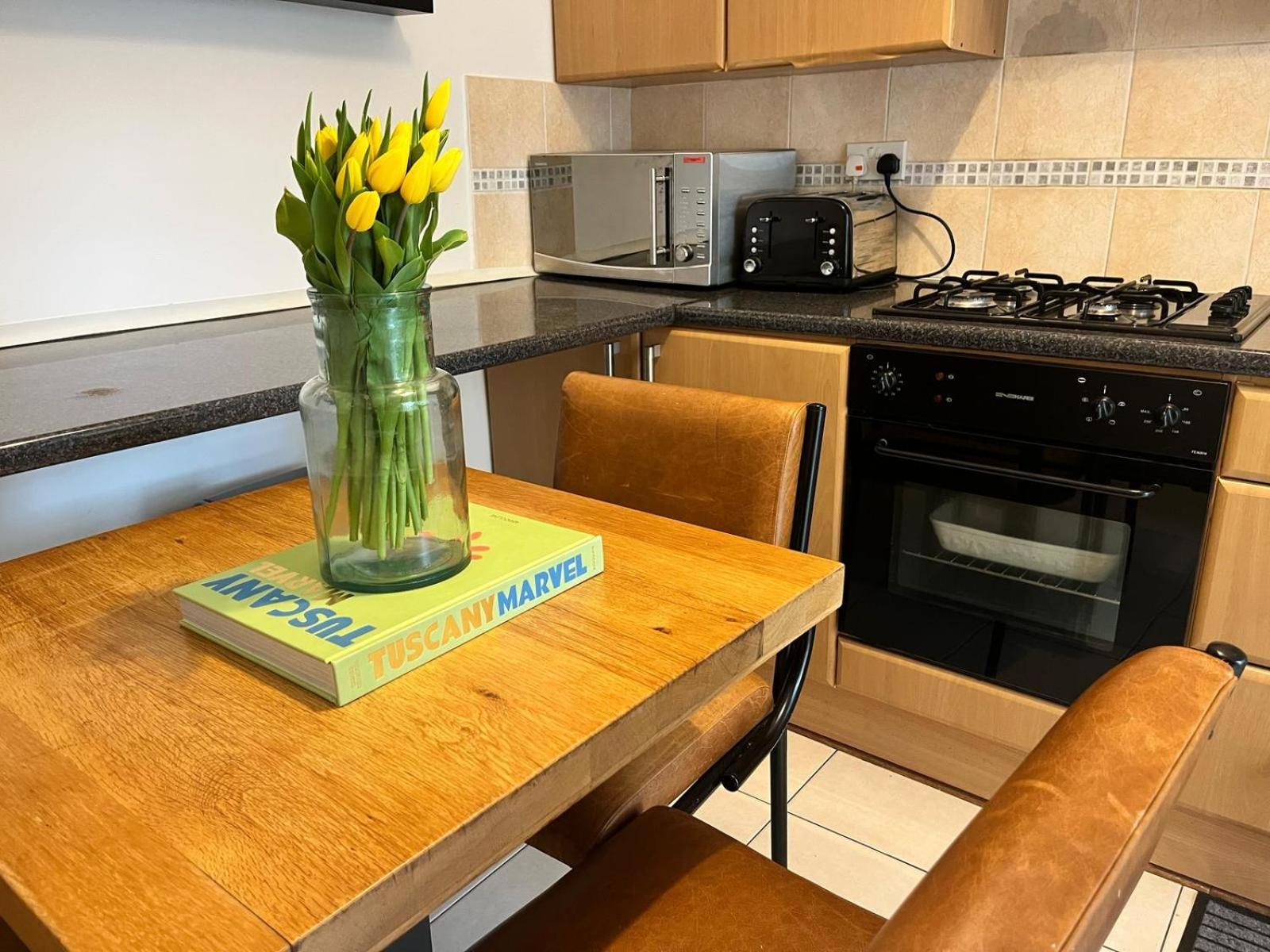 Charming 1-Bedroom Apartment Southfields, London Londres Exterior foto